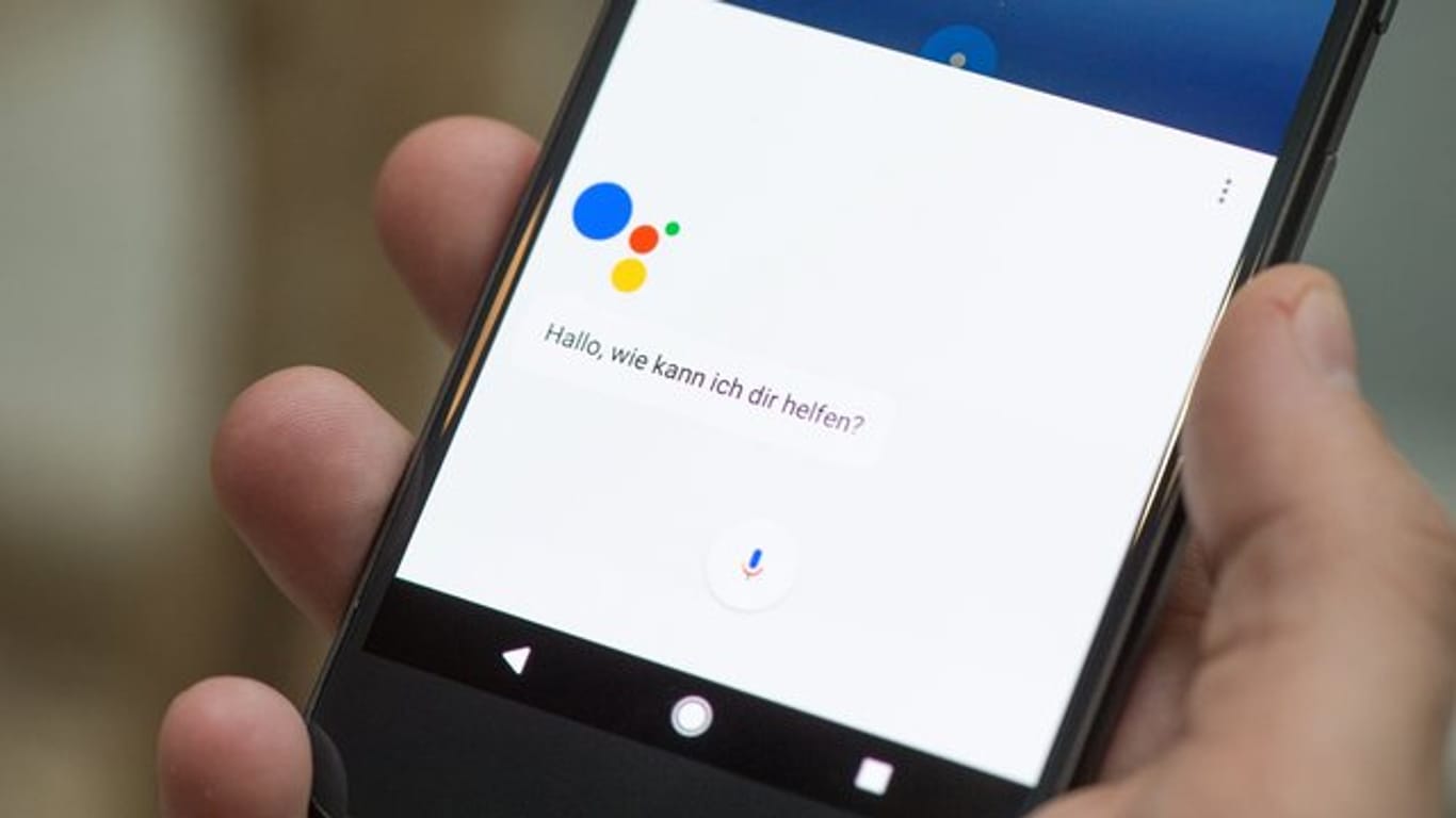 Der Google Assistant lässt sich nun in zwei Sprachen nutzen.