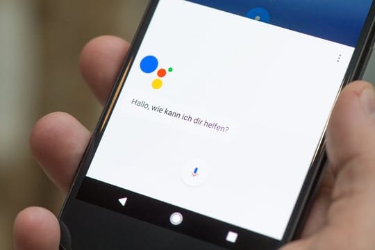 Der Google Assistant lässt sich nun in zwei Sprachen nutzen.