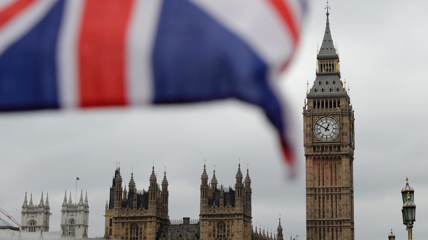 Britische Fahnen in London: Großbritannien steuer auf einen harten Brexit zu.
