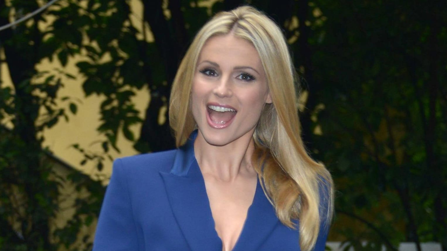 Michelle Hunziker: Die Hosen-Panne nimmt die Moderatorin mit Humor.