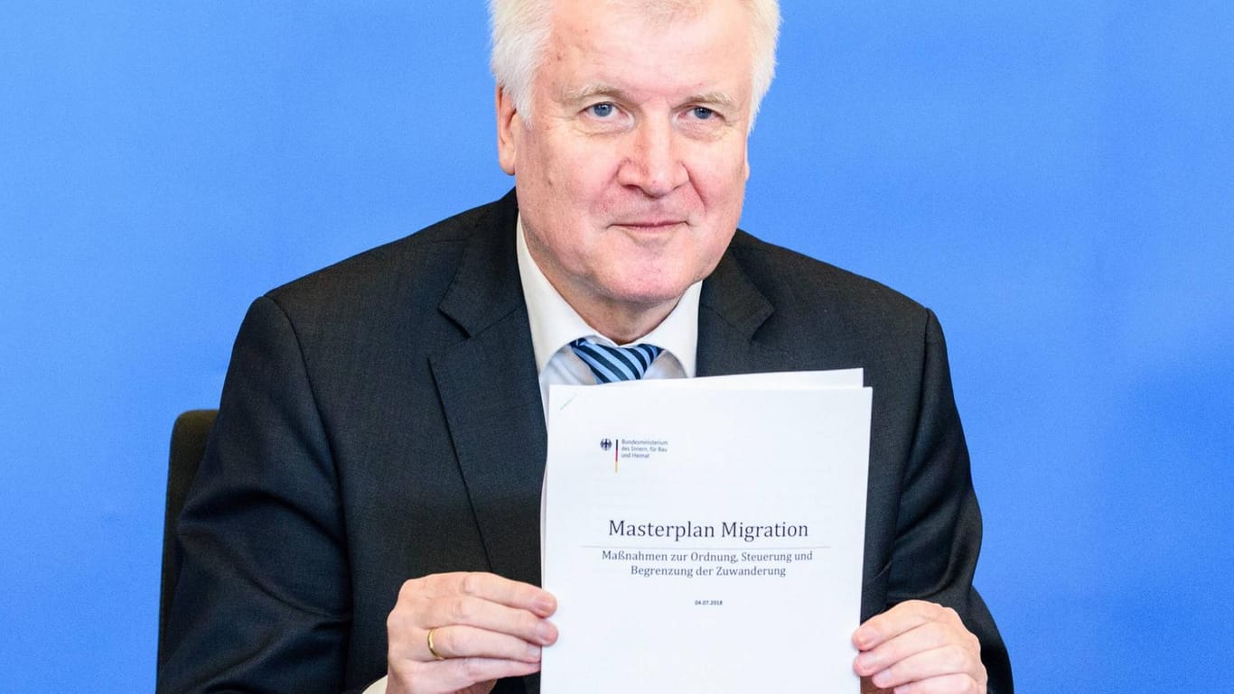 Jetzt mit Ministerium auf der Titelseite: Innenminister Horst Seehofer (CSU) am 10. Juli bei der Vorstellung des Masterplans Migration in seiner Behörde.