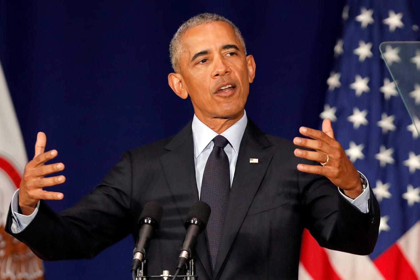 Barack Obama: Der Ex-Präsident hat vor Studenten in Urbana-Champaign im US-Bundesstaat Illinois gesprochen.