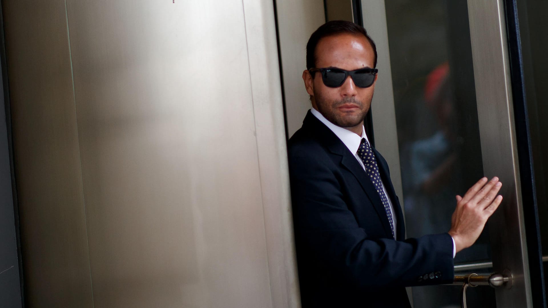 George Papadopoulos verlässt das Bundesgericht: Trumps Ex-Wahlkampfberater hat eine durchaus milde Strafe erhalten George Papadopoulos verlässt das Bundesgericht: Trumps Ex-Wahlkampfberater hat eine durchaus milde Strafe erhalten