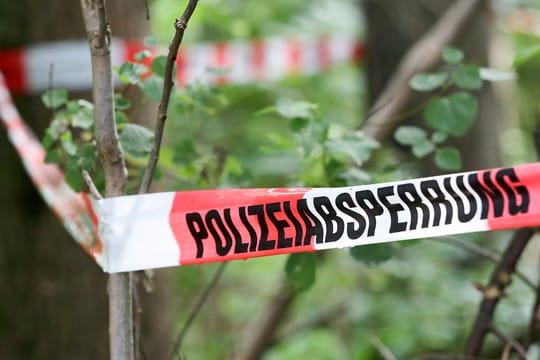 Absperrband der Polizei (Symbolbild): Knochenfund nach 19 Jahren
