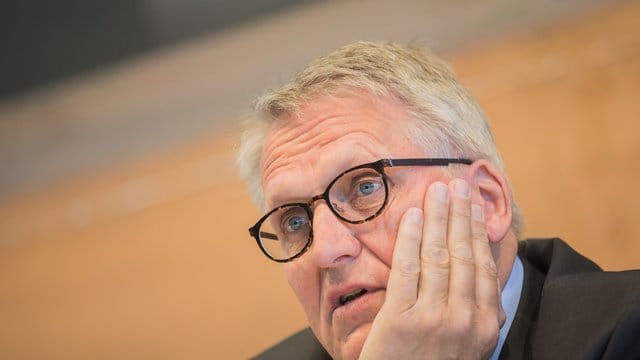 Thomas Sternberg, Präsident des Zentralkomitees der deutschen Katholiken, spricht auf einer Pressekonferenz. Thomas Sternberg, Präsident des Zentralkomitees der deutschen Katholiken, spricht auf einer Pressekonferenz.