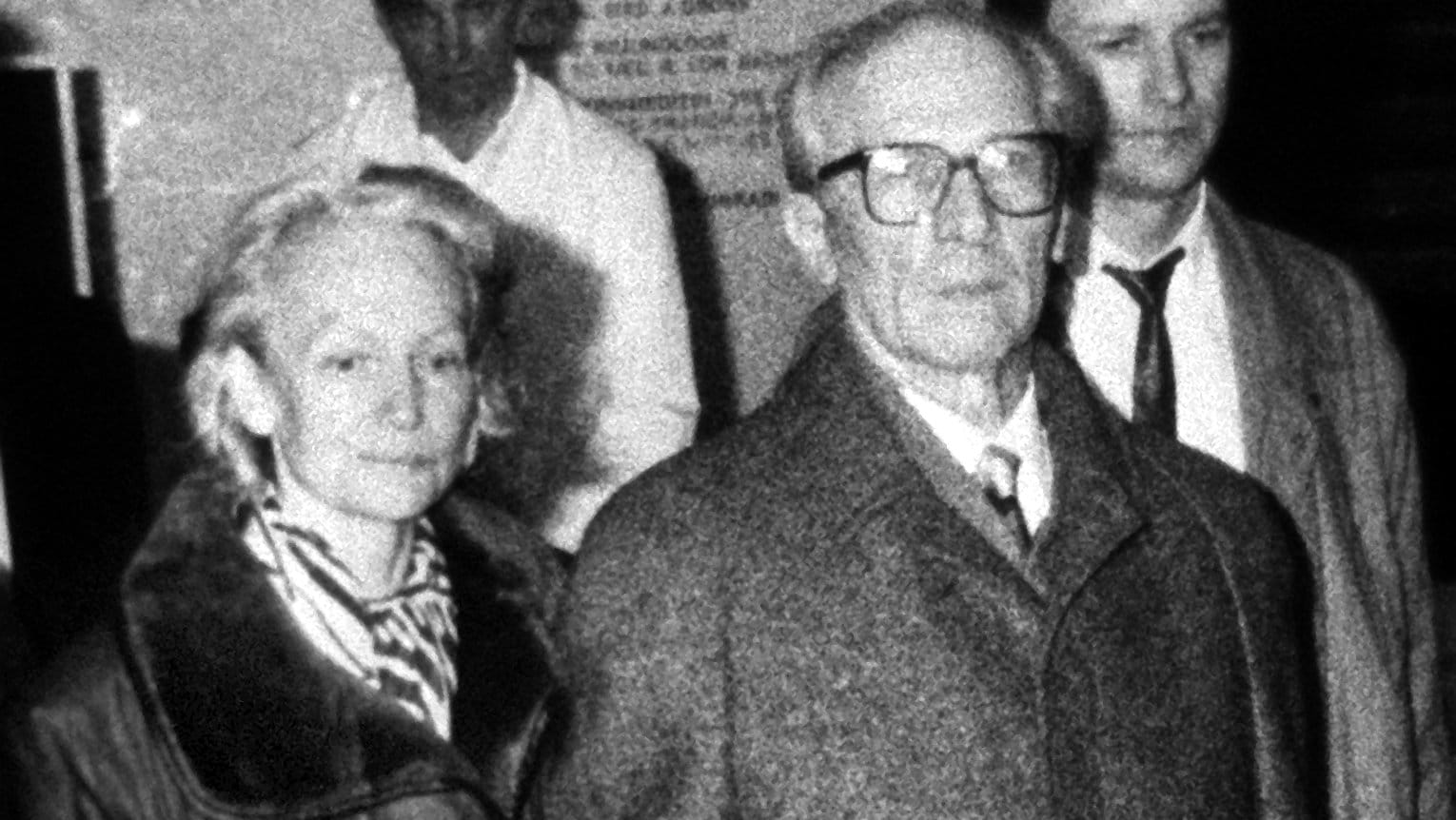 Margot und Erich Honecker im Januar 1990 in Berlin: Wo soll das einst mächtigste Ehepaar der DDR bestattet werden?