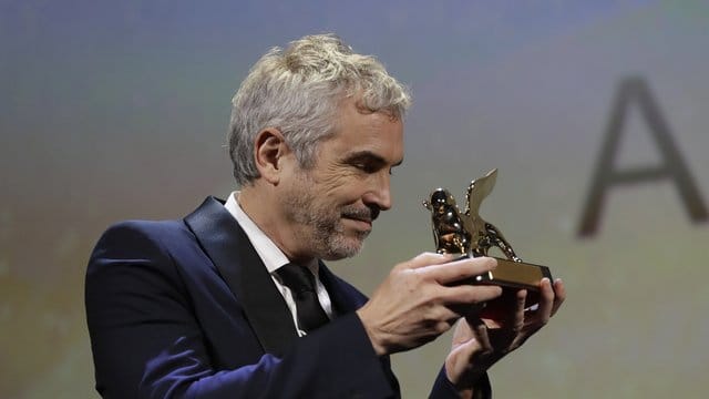 Der mexikanische Regisseur Alfonso Cuarón hat für seinen Film "Roma" den Goldenen Löwen gewonnen. Der mexikanische Regisseur Alfonso Cuarón hat für seinen Film "Roma" den Goldenen Löwen gewonnen.