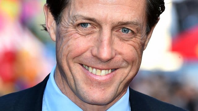 Der britische Schauspieler Hugh Grant kann immer noch prima lächeln.