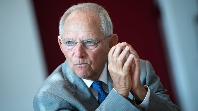 Bundestagspräsident Wolfgang Schäuble (CDU) bei einem Interview in seinem Büro im Deutschen Bundestag. Bundestagspräsident Wolfgang Schäuble (CDU) bei einem Interview in seinem Büro im Deutschen Bundestag.