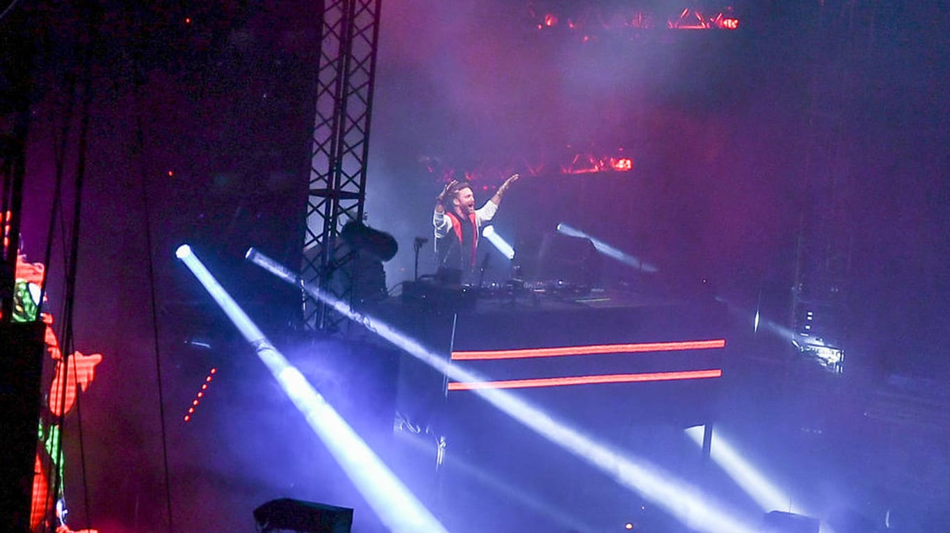 David Guetta in Berlin: Beim Auftritt des französischen DJ-Superstars blieben einige verärgerte Festivalbesucher zurück.
