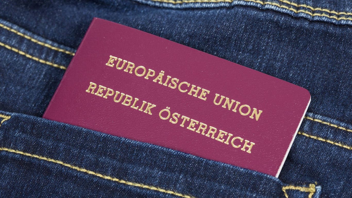 Österreichischer Reisepass: Das italienische Außenministerium ist gegen eine doppelte Staatsbürgerschaft für Südtiroler.