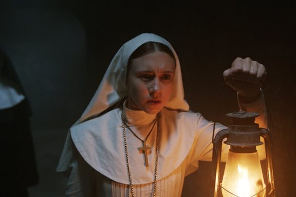 Taissa Farmiga als Schwester Irene in "The Nun".