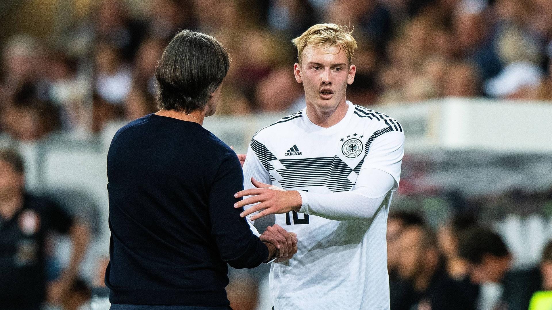 Julian Brandt: Der Leverkusener hat das Vertrauen von Bundestrainer Joachim Löw (l.) mit einem Tor gegen Peru zurückgezahlt.