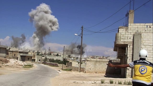 Das vom Syrischen Zivilschutz zur Verfügung gestelltes Bild vom 9. Das vom Syrischen Zivilschutz zur Verfügung gestelltes Bild vom 9.