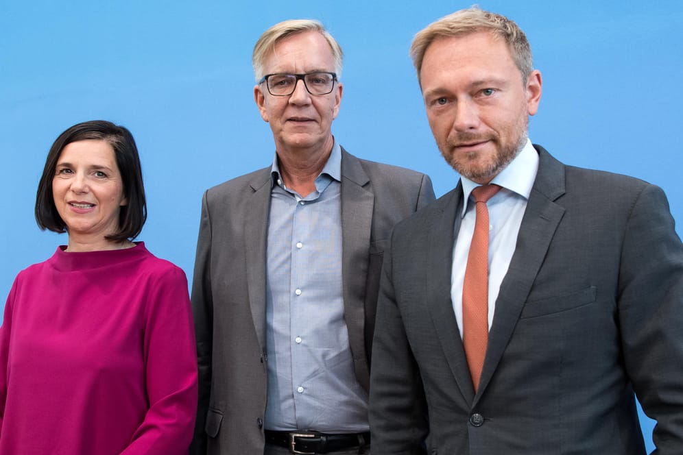 Katrin Göring-Eckardt, Dietmar Bartsch und Christian Lindner in der Bundespressekonferenz: Die Abgeordneten ihrer Fraktionen arbeiten zusammen.