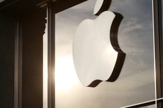 Apple hatte jüngst erneut informiert, dass US-Zölle auf chinesische Produkte auch zu Preisanhebungen für Geräte wie etwa die Apple Watch, die Ohrhörer AirPods, den Computer MacMini sowie diverses Zubehör sorgen könnten.