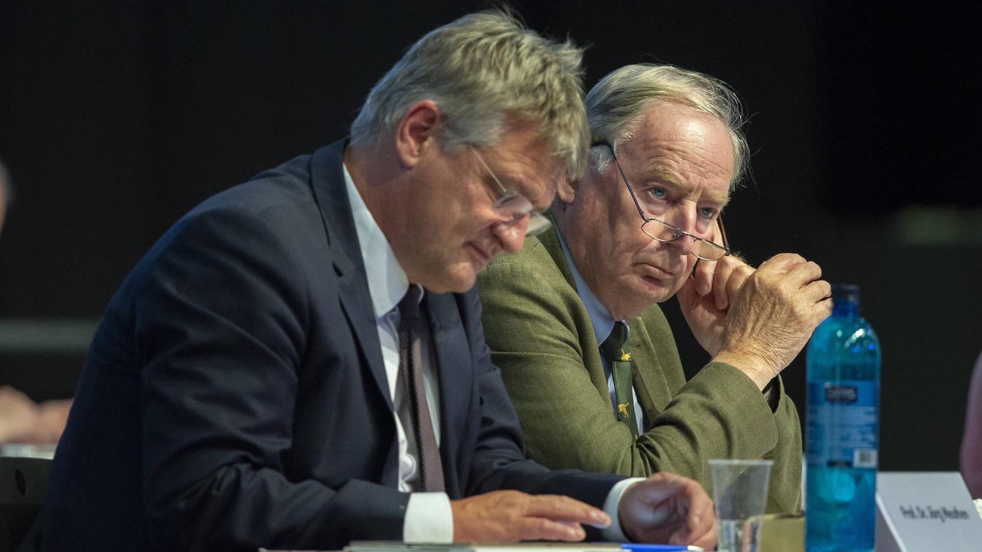 AfD-Sprecher Jörg Meuthen mit AfD-Chef Alexander Gauland: Ihre Partei verlor zwei Prozentpunkte im Vergleich zur Vorwoche.