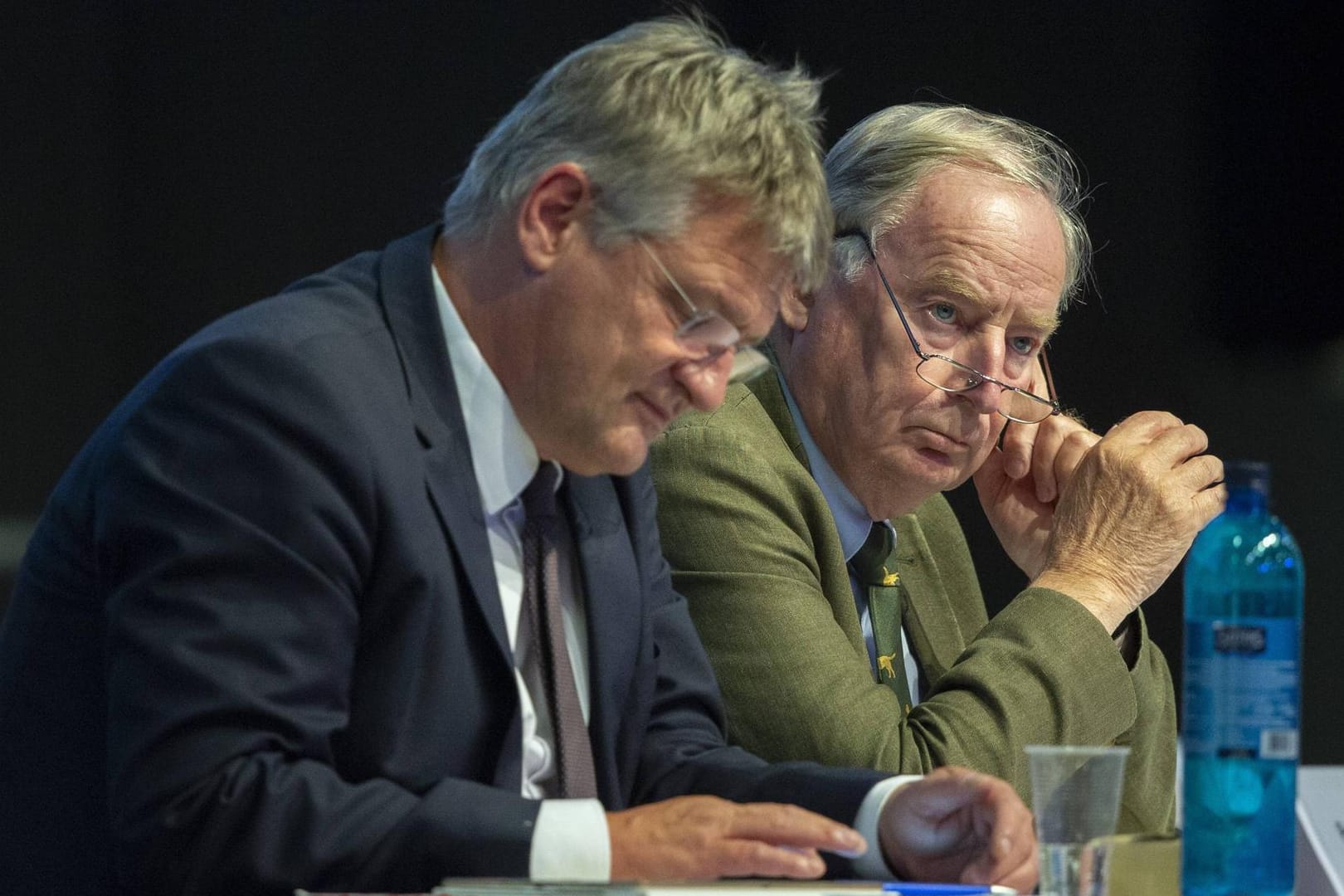 AfD-Sprecher Jörg Meuthen mit AfD-Chef Alexander Gauland: Ihre Partei verlor zwei Prozentpunkte im Vergleich zur Vorwoche.