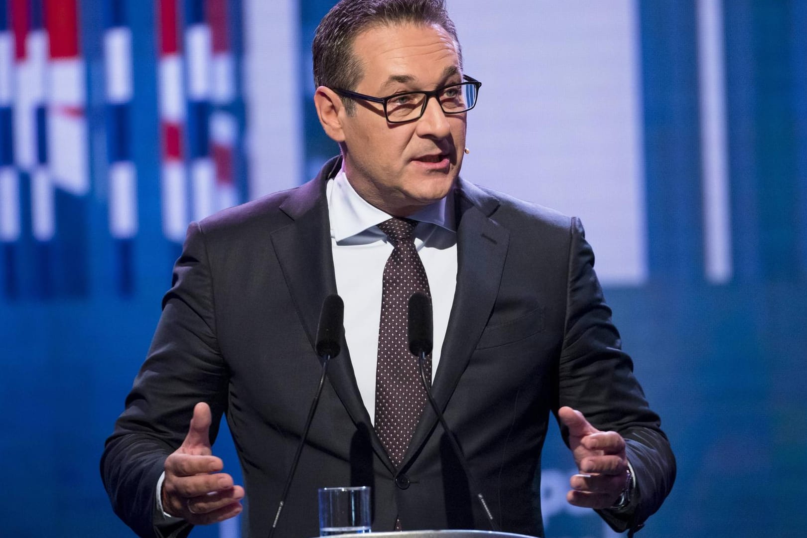 Heinz-Christian Strache: Österreichs Vizekanzler hat Viktor Orban zu einer Fraktionsgemeinschaft im Europaparlament eingeladen.