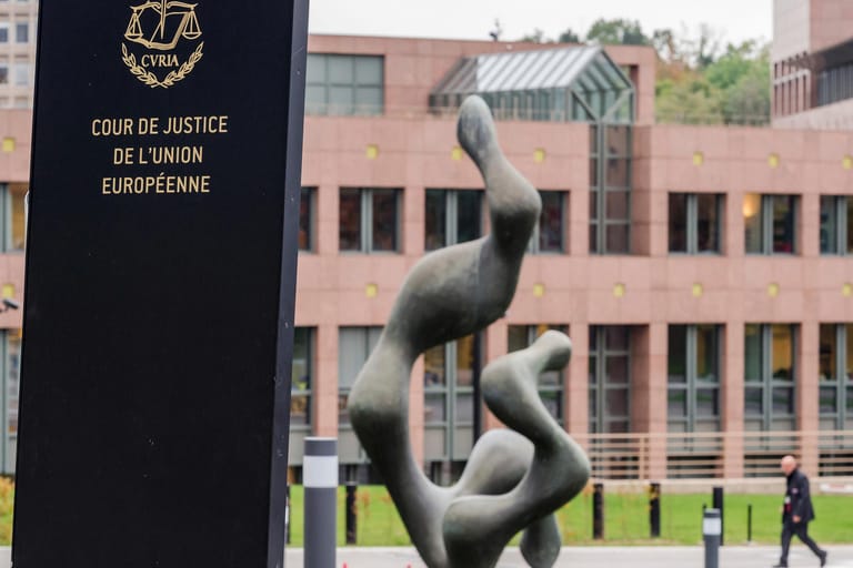 Der Europäische Gerichtshof in Luxemburg: Der Chefarzt eines katholischen Krankenhauses ist nach Ansicht der EU-Richter möglicherweise diskriminiert worden.