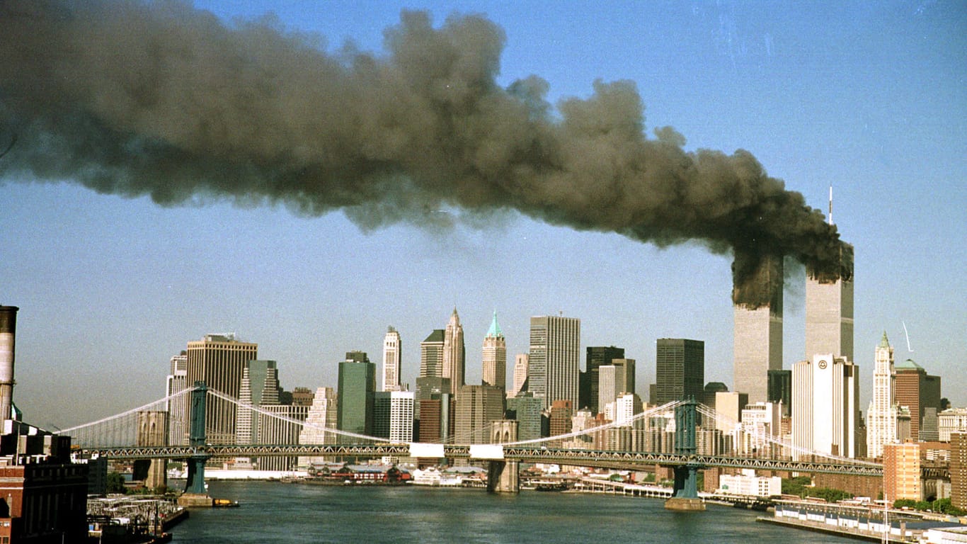 Die brennenden Türme des World Trade Centers am 11. September 2001: Noch immer sind viele der Opfer des Terroranschlags nicht offiziell identifiziert.