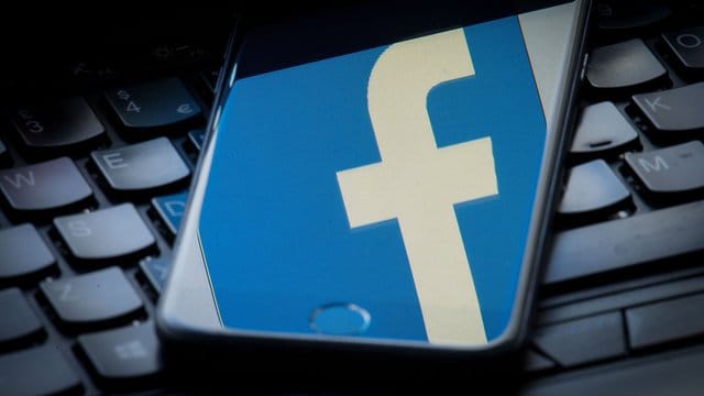 Facebook legt Seitenbetreibern nun eine Ergänzung zu den bisherigen Bestimmungen vor. Facebook legt Seitenbetreibern nun eine Ergänzung zu den bisherigen Bestimmungen vor.