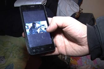 ISIS-Propaganda-Video auf einem Smartphone (in Russland): Angriffe per App.