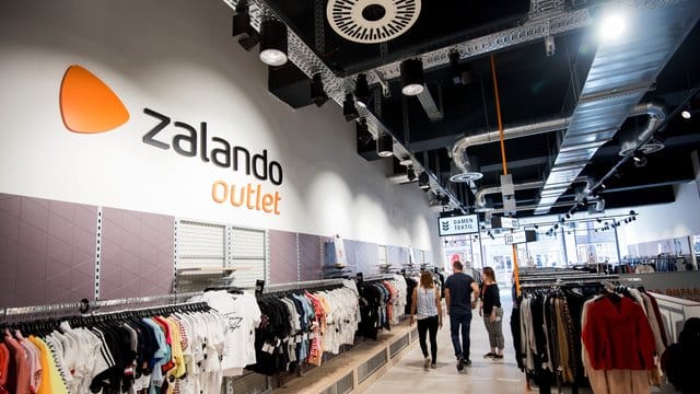 Blick in eine Outlet-Filiale des Online-Versandhändlers Zalando.