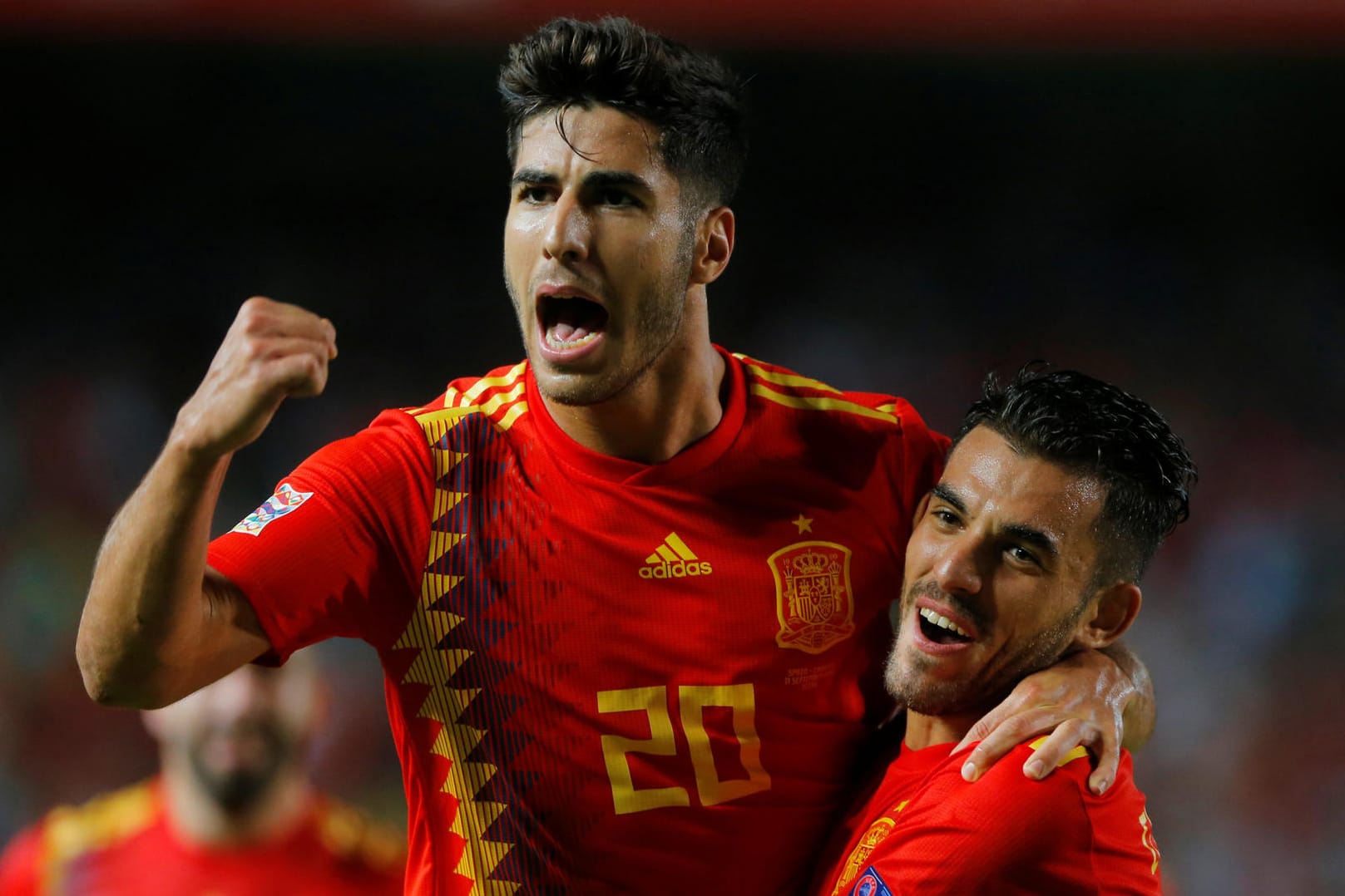 Spaniens Marco Asensio feiert seinen Treffer mit Dani Ceballos.