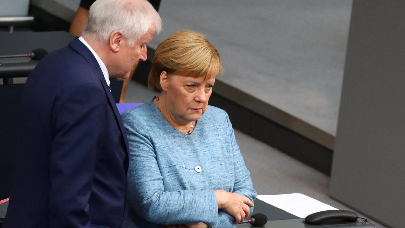 Horst Seehofer, Angela Merkel gestern im Bundestag.