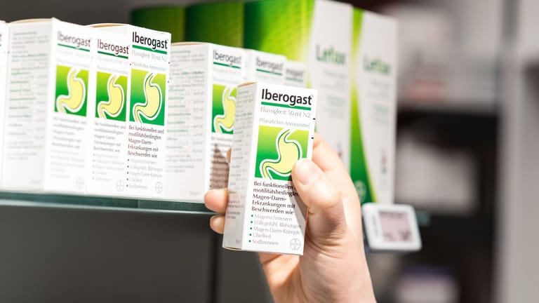 Rezeptfreies Magenmittel: Bayer muss die Packungsbeilage von Iberogast um weitere Warnhinweise ergänzen.
