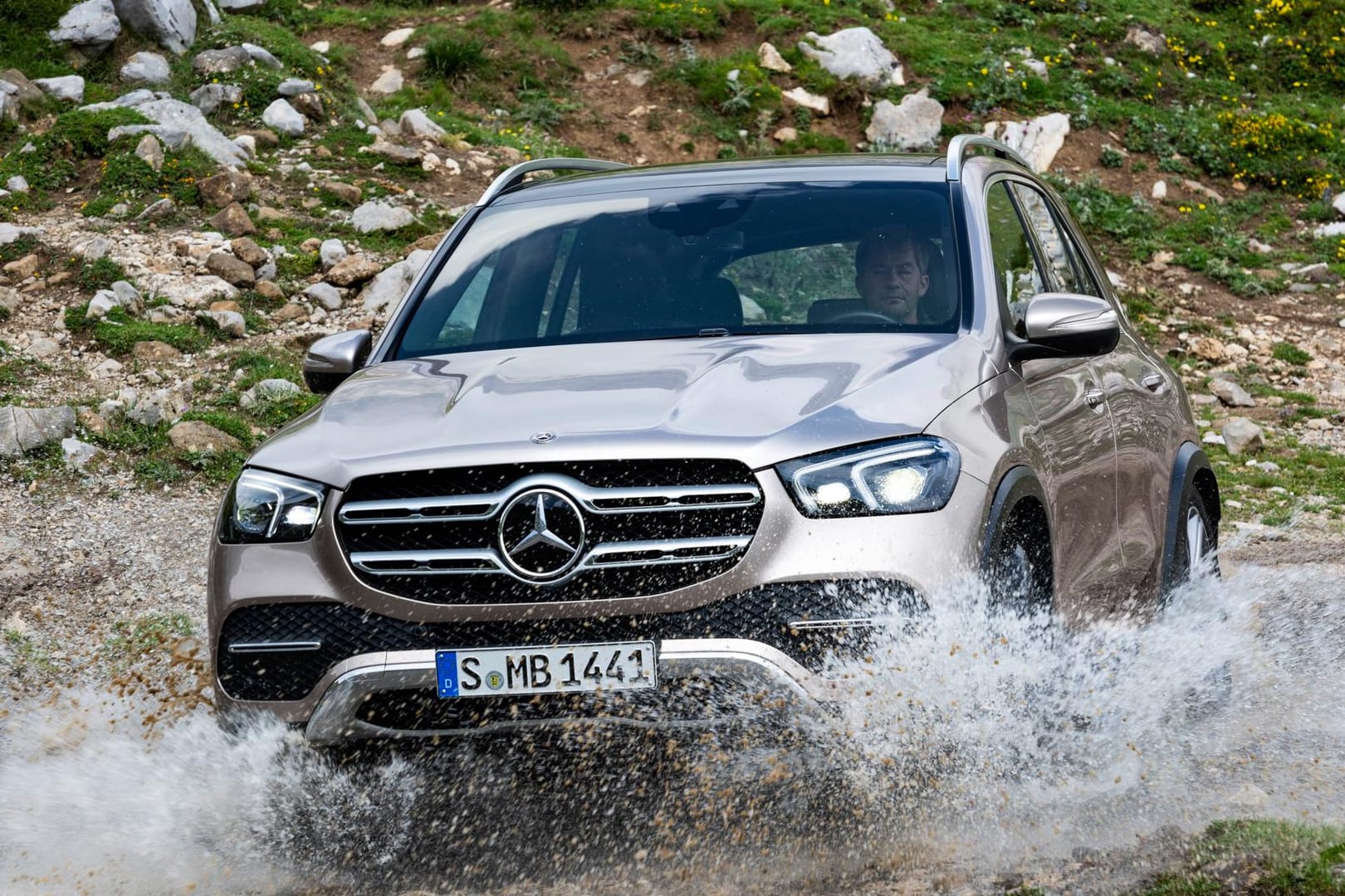 Innen und außen überarbeitet: Der neue Mercedes GLE kommt 2019.