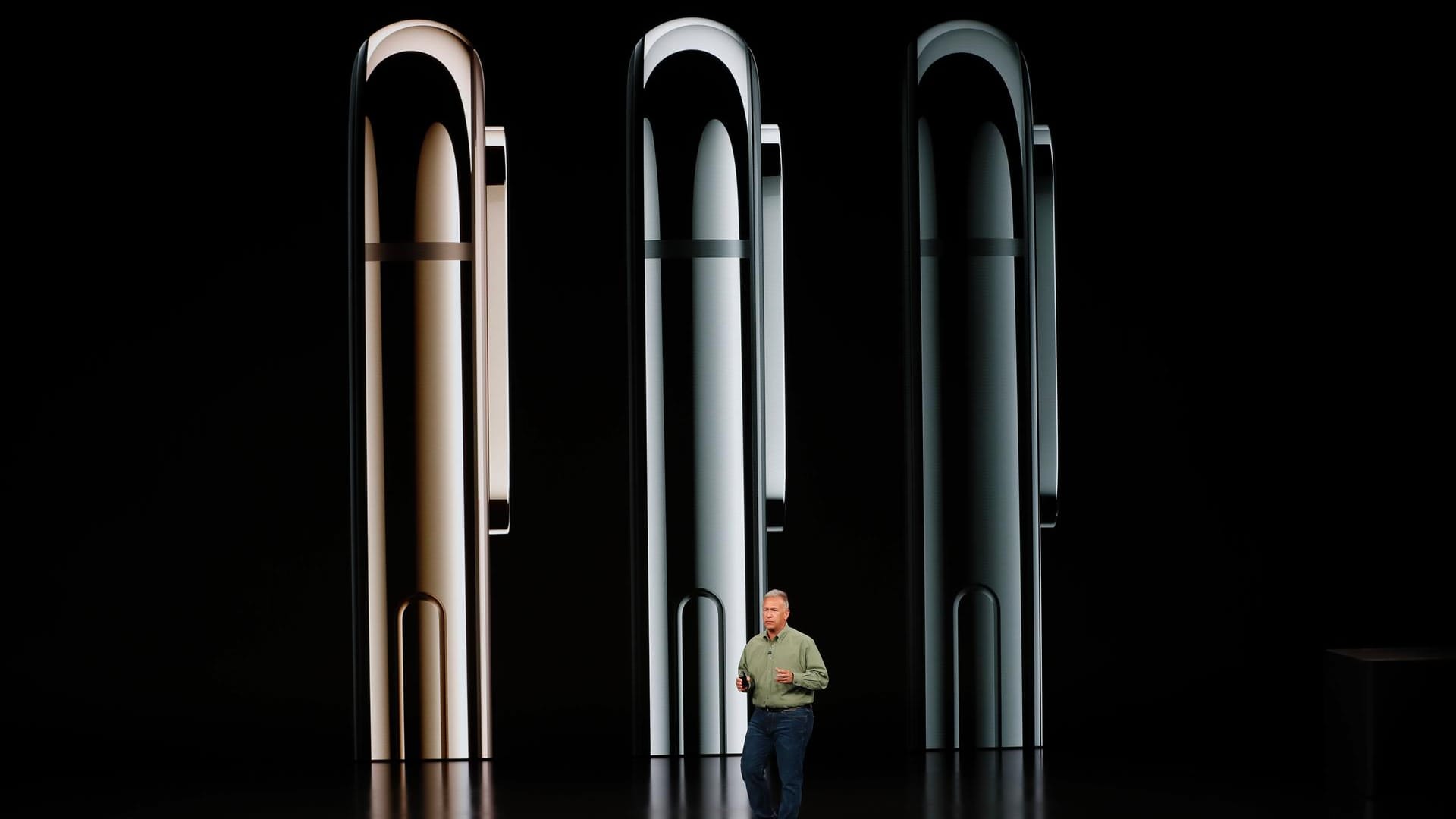 Apple-Event: Philip W. Schiller präsentiert die neuen iPhones.