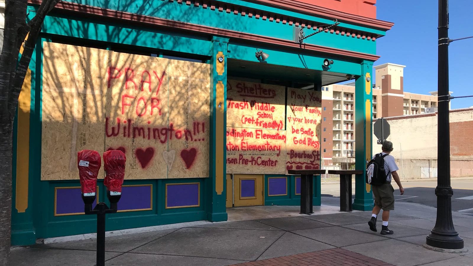 Menschen in Wilmington, North Carolina, bereiten sich auf Hurrikan "Florence" vor: Durch den Wirbelsturm wird mit starken Überschwemmungen gerechnet.