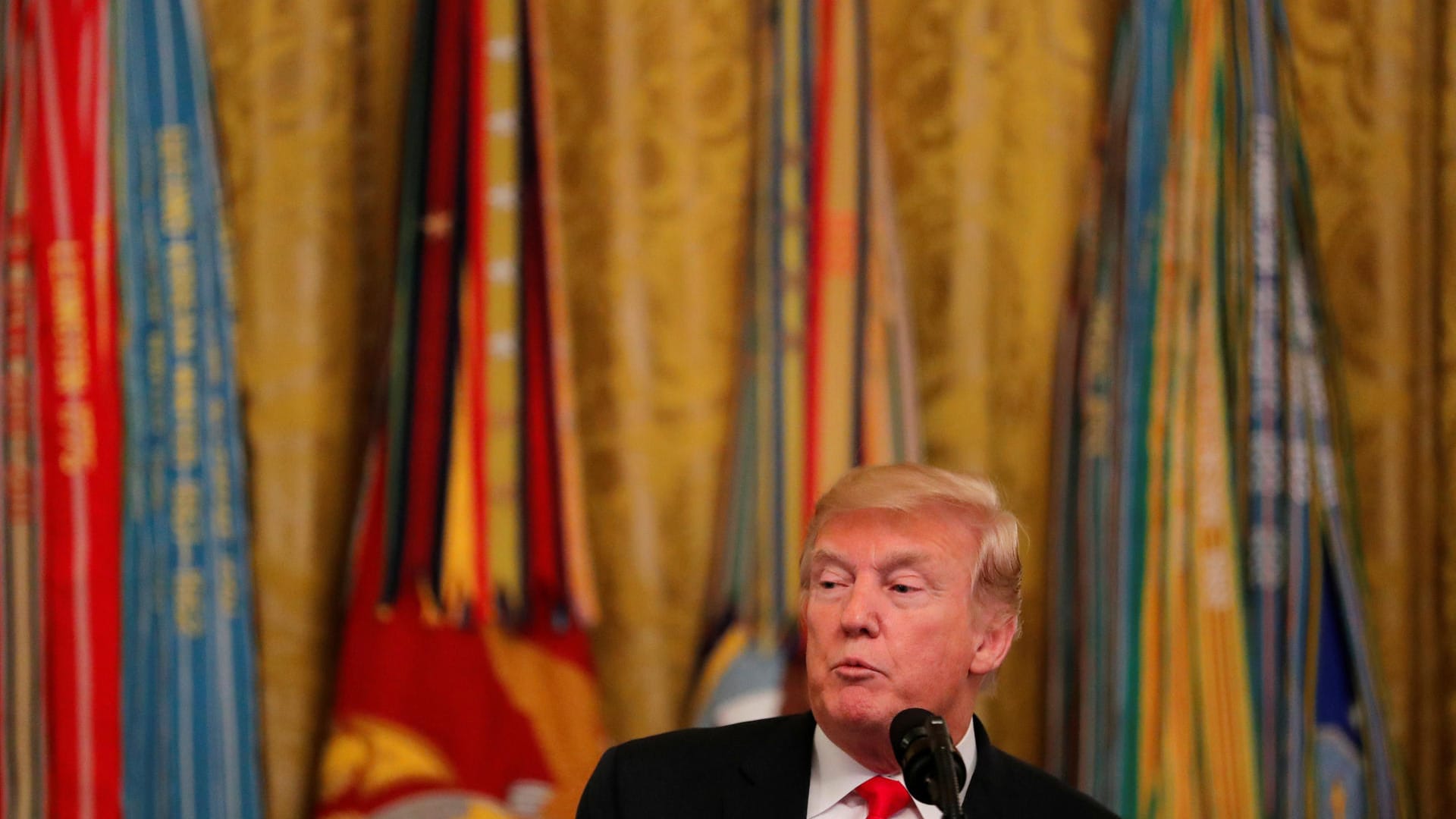 Donald Trump: Der US-Präsident setzt mit einem neuen Dekret ein Zeichen gegen Wahlkampfbeeinflussung. Donald Trump: Der US-Präsident setzt mit einem neuen Dekret ein Zeichen gegen Wahlkampfbeeinflussung.
