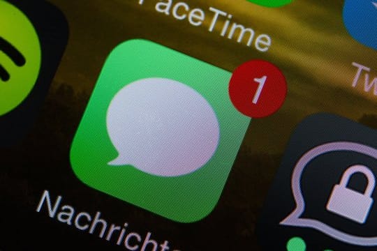 In den iMessage-Einstellungen können unter anderem Spitznamen für die Gesprächspartner verwendet werden.