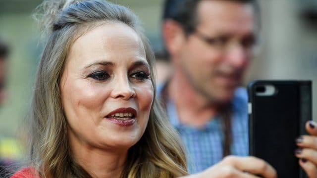 Regina Halmich mag ihr Handy, aber bei Konzerten bleibt es aus.