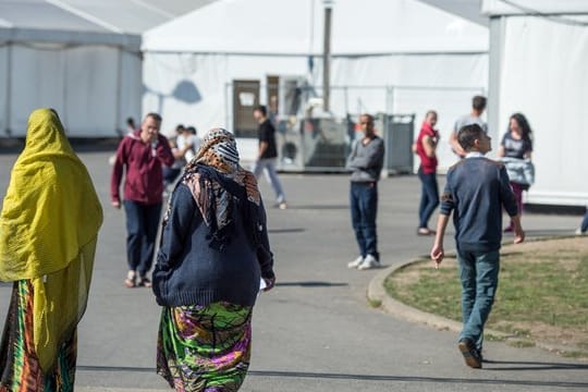 Aus Kreisen des italienischen Innenministeriums verlautete, solange es keine Unterschrift gebe, könnten die Verhandlungen noch nicht als abgeschlossen gelten.