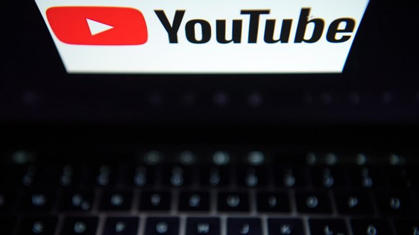 YouTube versteht sich als technische Plattform und sieht vor allem seine Nutzer in der Verantwortung.