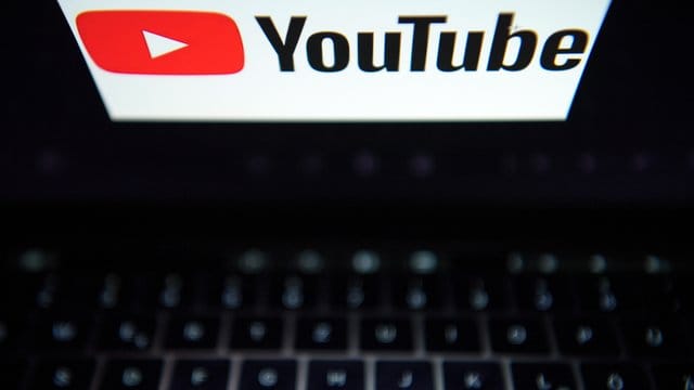 YouTube versteht sich als technische Plattform und sieht vor allem seine Nutzer in der Verantwortung.