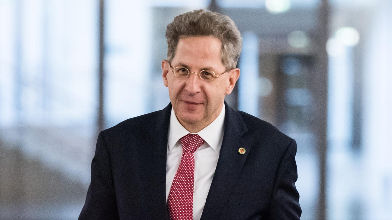 Hans-Georg Maaßen: Der Präsident des Bundesamts für Verfassungsschutz soll Informationen an die AfD weitergegeben haben. Hans-Georg Maaßen: Der Präsident des Bundesamts für Verfassungsschutz soll Informationen an die AfD weitergegeben haben.