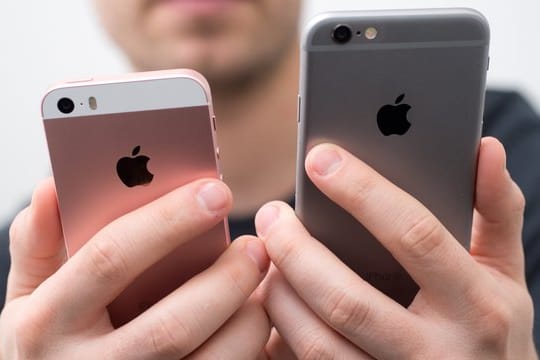 Tschüss iPhone SE (links) und iPhone 6S (rechts): Mit der Einführung der neuen iPhone-X-Reihe nimmt Apple die Modelle von 2015 und 2016 aus dem Apple Store.