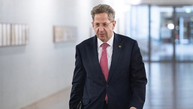 Der Koalitionsstreit um seine umstrittene Äußerungen zu den Angriffen auf Ausländer in Chemnitz war eskaliert: Verfassungsschutzpräsident Maaßen. Der Koalitionsstreit um seine umstrittene Äußerungen zu den Angriffen auf Ausländer in Chemnitz war eskaliert: Verfassungsschutzpräsident Maaßen.