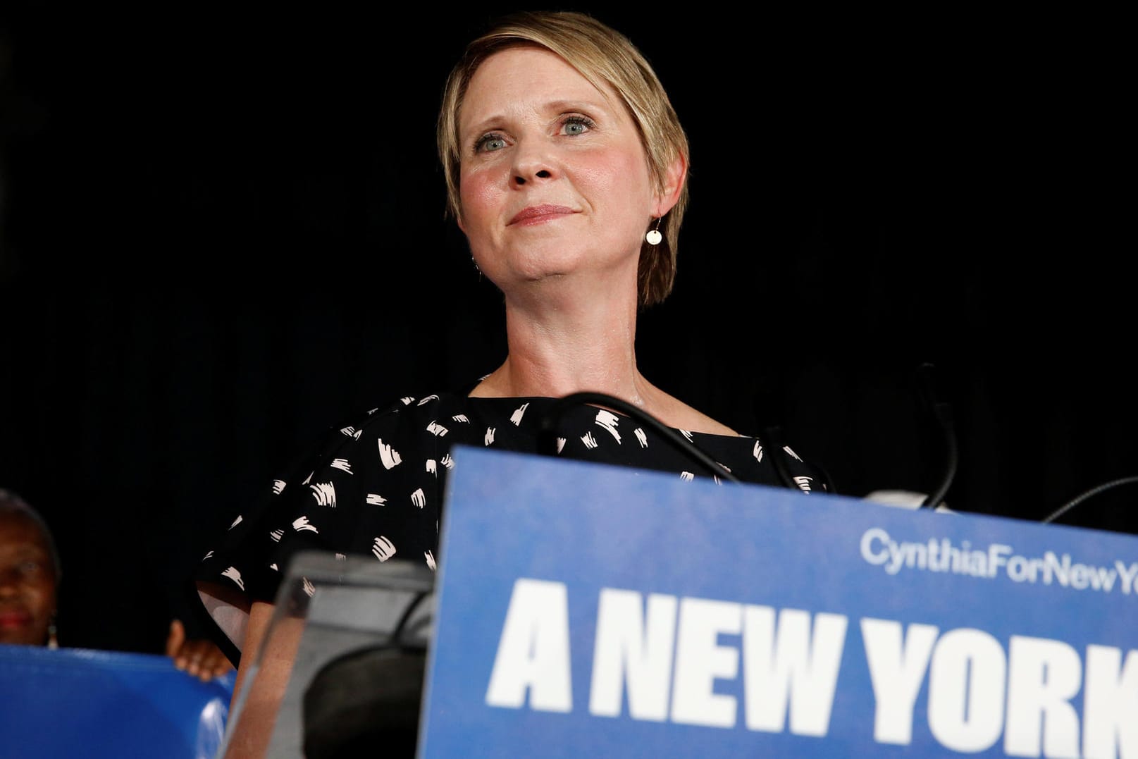 Cynthia Nixon vor Unterstützern am Wahltag: Die Schauspielerin unterlag ihrem Kontrahenten in der Vorwahl.