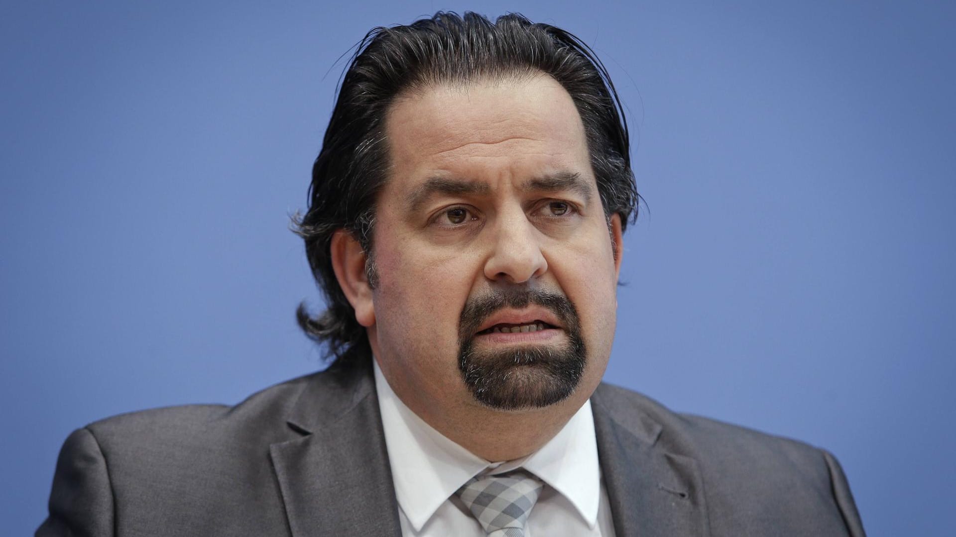 Aiman Mazyek: Der Vorstandsvorsitzende des Zentralrates der Muslime setzt sich für eine duale Imamen-Ausbildung ein. Aiman Mazyek: Der Vorstandsvorsitzende des Zentralrates der Muslime setzt sich für eine duale Imamen-Ausbildung ein.