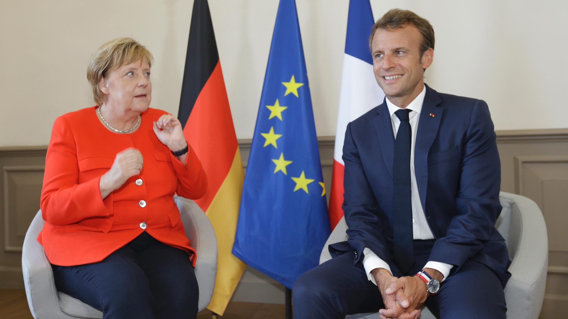 Merkel und Frankreichs Präsident Macron: Sie fordert eine stärkere Kontrolle der EU-Außengrenzen. Das will auch die rechte österreichische Regierung, die aktuell die EU-Ratspräsidentschaft hat.