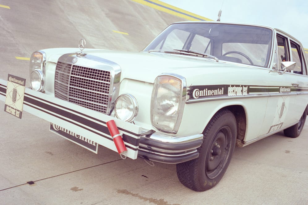 Eine Sensation vor 50 Jahren: Der Testwagen von Continental braucht keinen Fahrer.