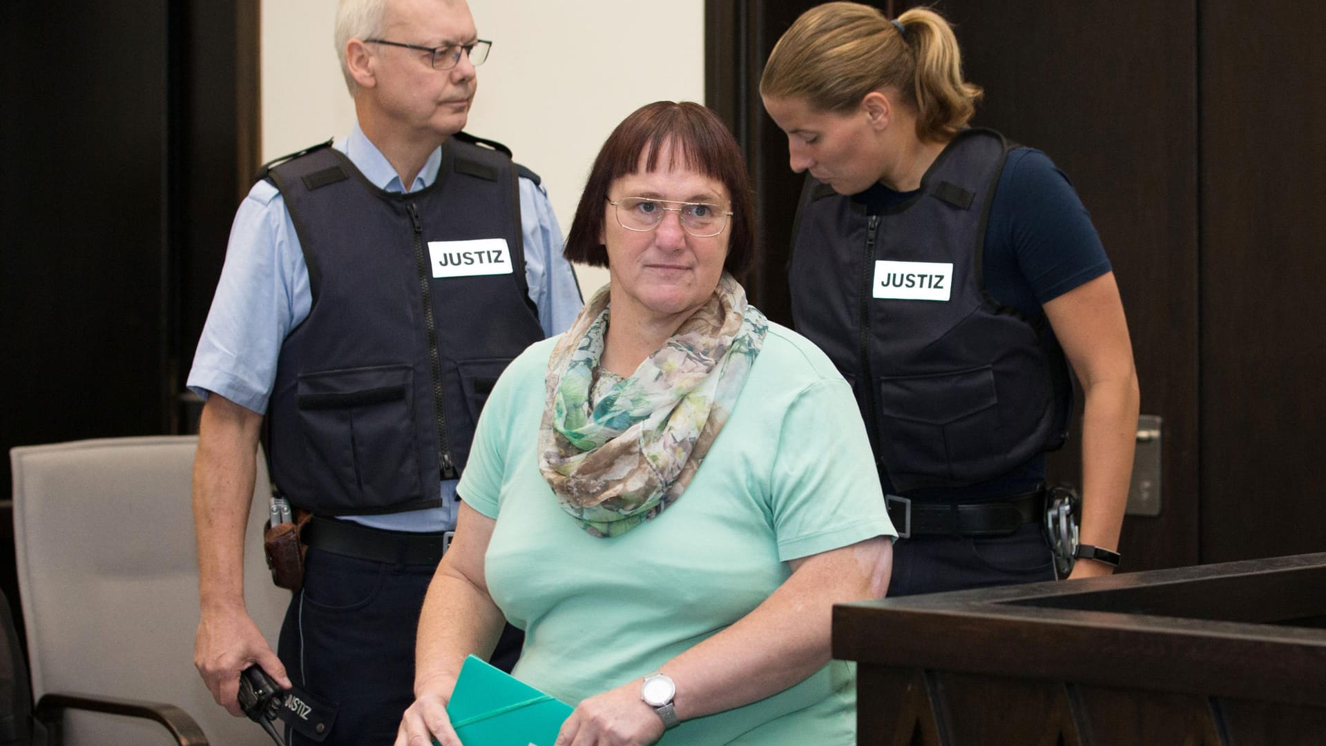 Die Angeklagte Angelika W.: Zusammen mit ihrem Ex-Mann misshandelte sie jahrelang mehrere Frauen Die Angeklagte Angelika W.: Zusammen mit ihrem Ex-Mann misshandelte sie jahrelang mehrere Frauen