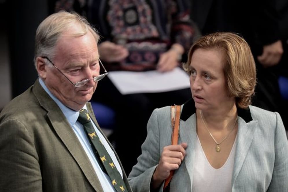 Alexander Gauland, Fraktionsvorsitzender der AfD, und Beatrix von Storch am Mittwoch im Deutschen Bundestag.