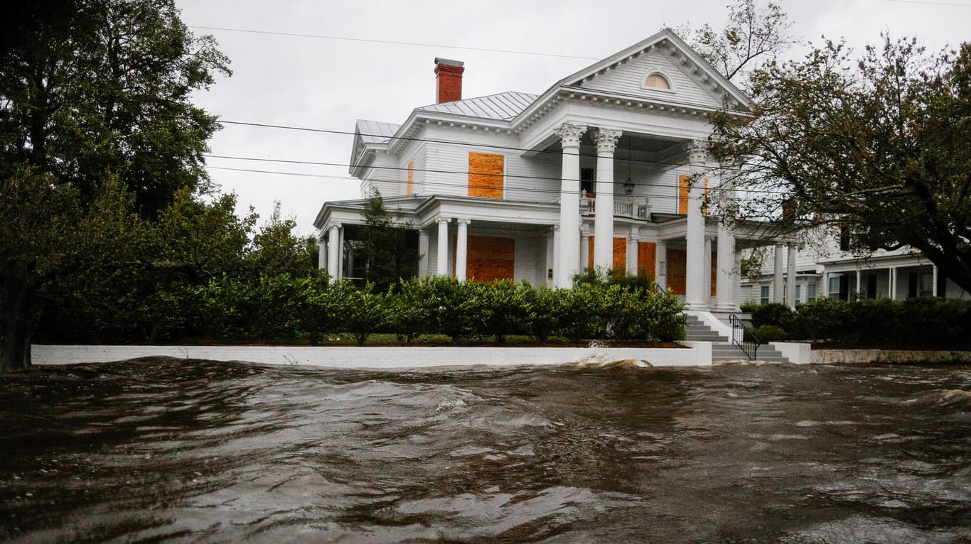 Eine überflutete Straße in New Bern (North Carolina): Überschwemmungen galten als das Hauptrisiko von Sturm "Florence".